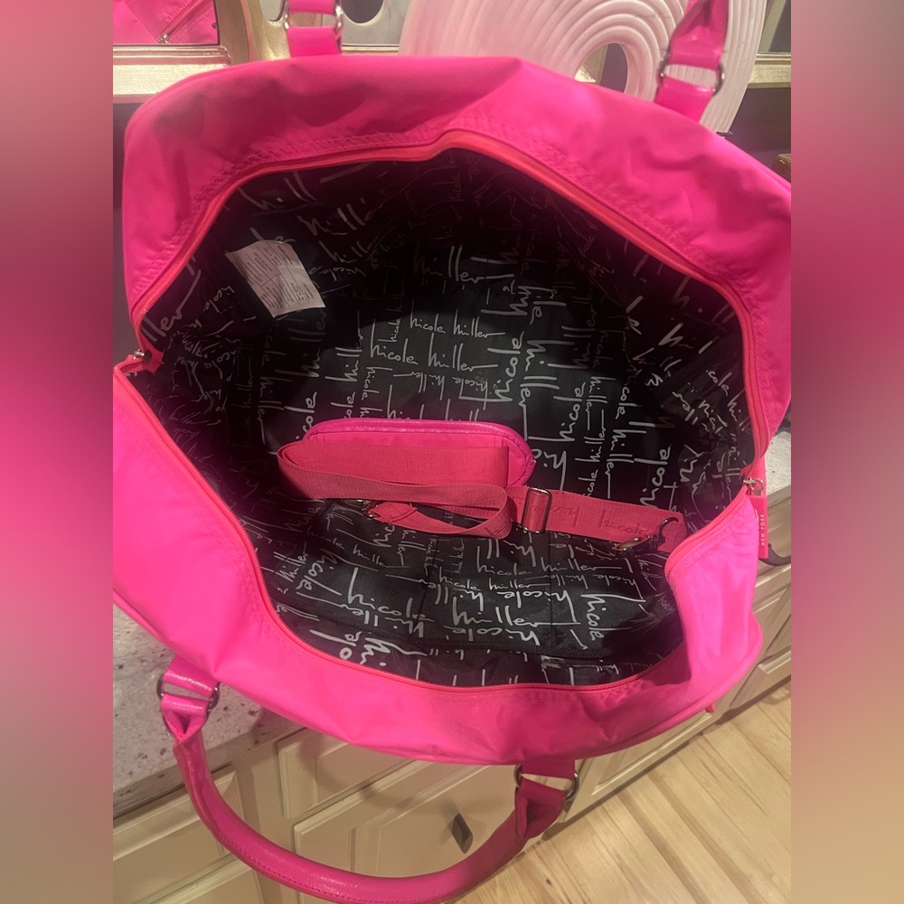 Nicole Miller hot pink carry on duffle bag! - Picture 2 of 6